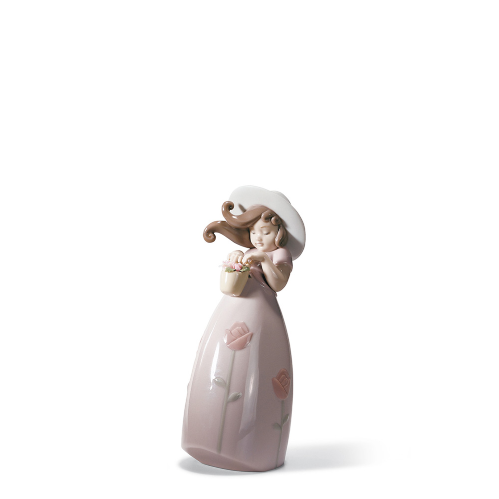 Статуэтка "Маленькая Роза" 18 x 8см серии Childhood & Fairy Tales "Sweet Moments" Lladro