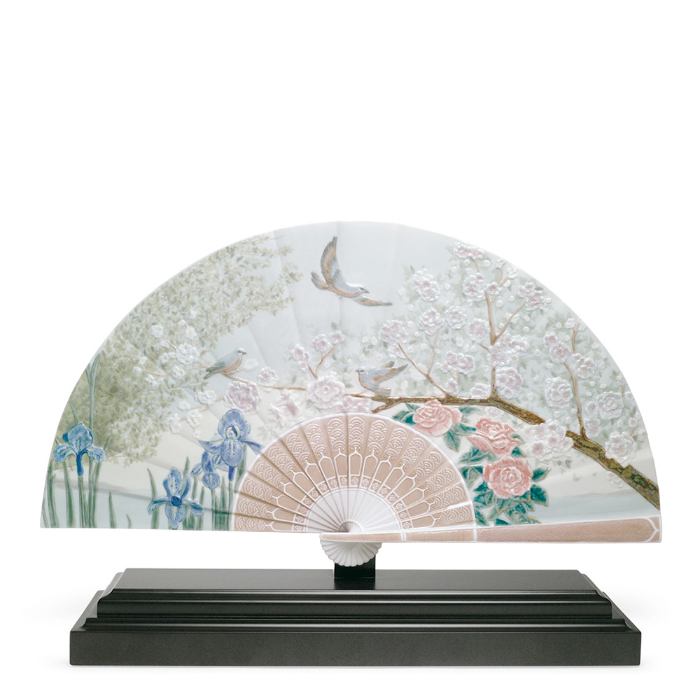 Статуэтка "Веер с лилиями и цветущуй вишней" 35 x 52см серии World Cultures "Orientalism" Lladro