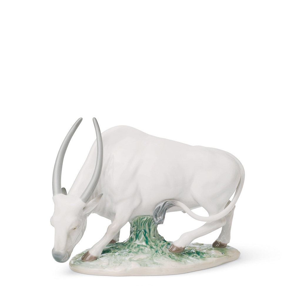 Статуэтка "Бык (белый)" 17 x 21см серии Animal Kingdom "Lladro Chinese Zodiac Collection" Lladro