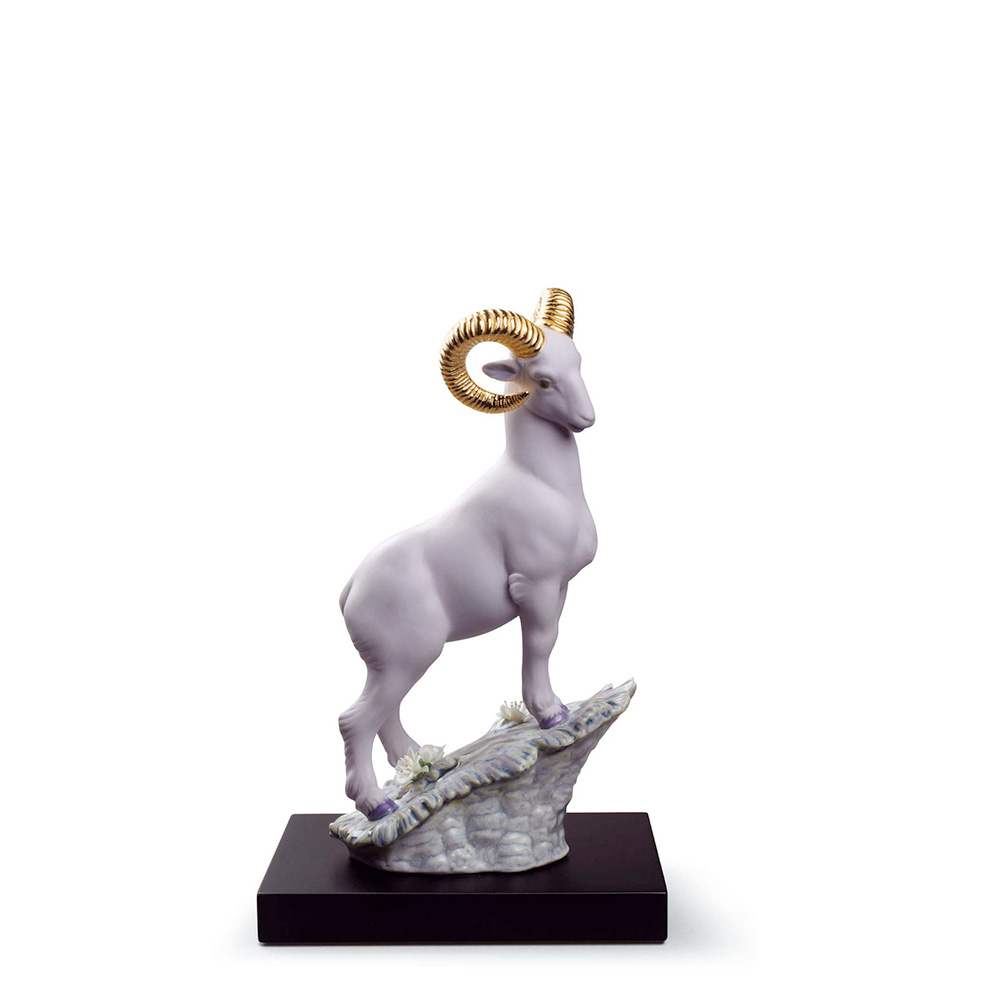 Статуэтка "Баран сиреневый" 24 x 15см от World Cultures "Lladro Chinese Zodiac Collection" Lladro