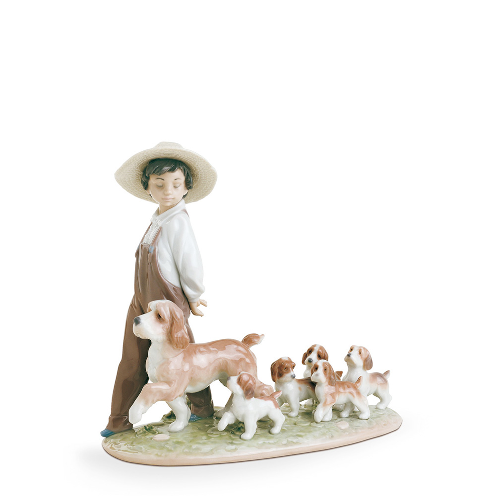 Статуэтка "Маленький исследователь" 25 x 27см серии Childhood & Fairy Tales "With my pets" Lladro