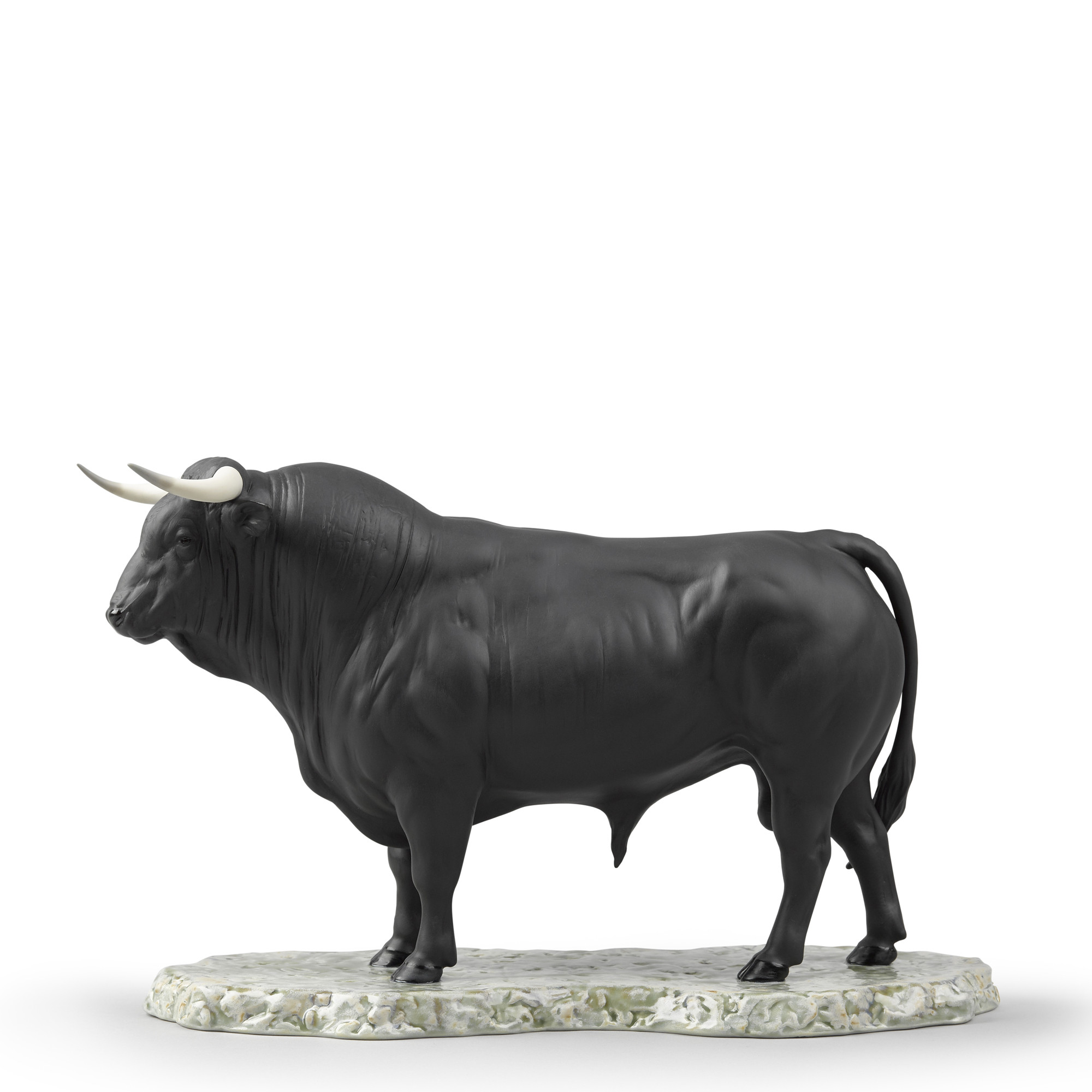 Статуэтка "Испанский бык" 22 х 32см серии Animal Kingdom Lladro